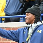 Michigan’s new No. 1 recruit photographed with subject of sign-stealing scandal before Wolverines’ game