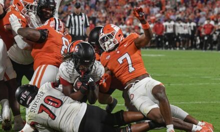 Clemson Tigers Fans Try To Pull A Texas After Controversial Onside Kick Review