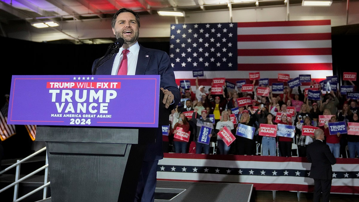 JD Vance in New Hampshire