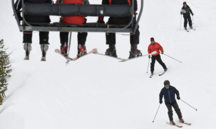 Nearly 200 Skiers Rescued From Broken Colorado Ski Lift Rewarded With $10 Resort Voucher For Their Troubles