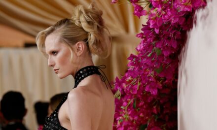 Transgender Model Alex Consani Wins 2024 Fashion Awards’ Model of the Year