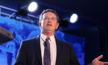 Thomas Massie: ‘Cognitive Disconnect’ Among Colleagues Who Hate Johnson’s Deal but Will Vote for Him