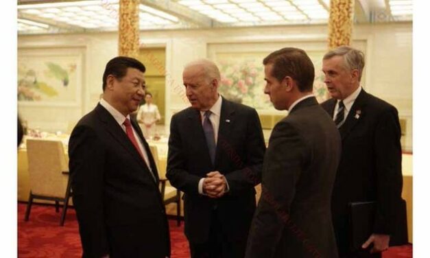 Newly Obtained Photos Show Joe Biden Introducing Hunter to Xi Jinping