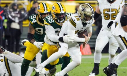 Packers clinch playoff spot with dominating win over Saints