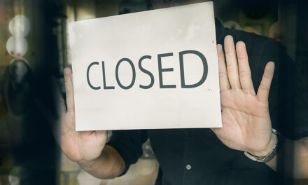 Unprecedented wave of store closures sinks U.S. retail industry