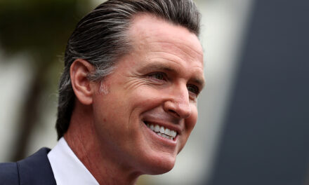 Newsom calls on state legislature to approve his $25 million budget for filing lawsuits against Trump