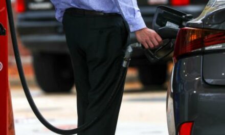 National gas prices drop below $3 a gallon just before Christmas travel