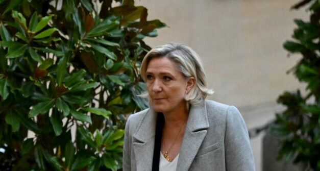 Le Pen Preparing for Early Presidential Election, ‘It’s over or Almost’ For Emmanuel Macron