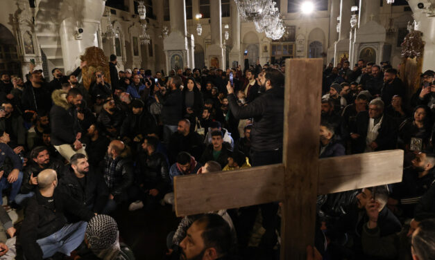 Syrian Christians Demonstrate Against Islamist Rebel Government to Protest Christmas Tree Burning