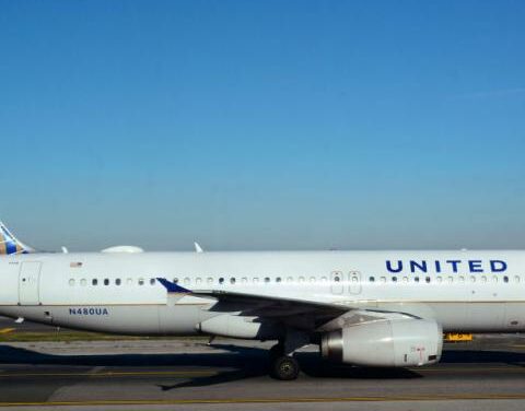 Body found in wheel well of United Airlines plane after its flight from Chicago to Maui