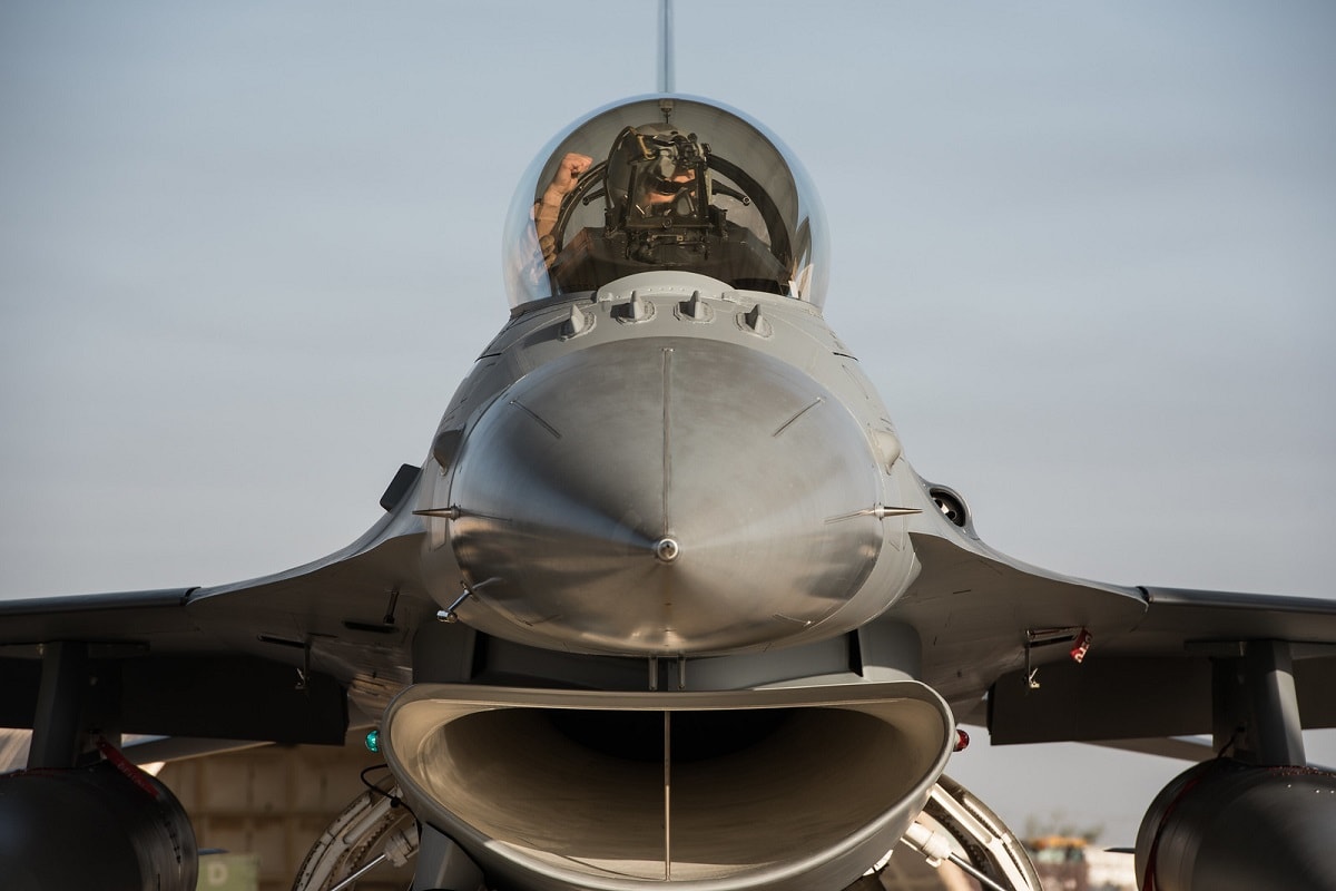 An F-16 Fighting Falcon pilot assigned to the 134th Expeditionary Fighter Squadron performs preflight checks at the 407th Air Expeditionary Group, Dec. 29, 2016. The 134th EFS is flying combat missions for Operation Inherent Resolve to support and enable Iraqi Security Forces’ efforts with the unique capabilities provided by the fighter squadron. (U.S. Air Force photo/Master Sgt. Benjamin Wilson/Released)