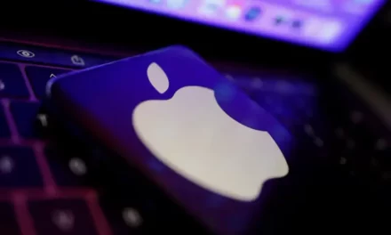 Apple approaches $4 trillion valuation as investors bet on AI momentum