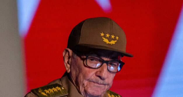 Elderly Tyrant Raul Castro Pounds Table in Anger at Cuban Communists’ Incompetence