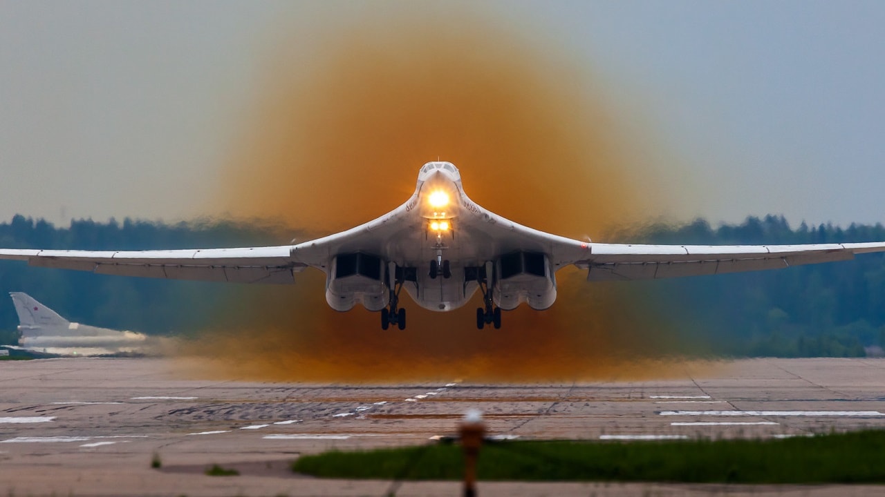 Tu-160