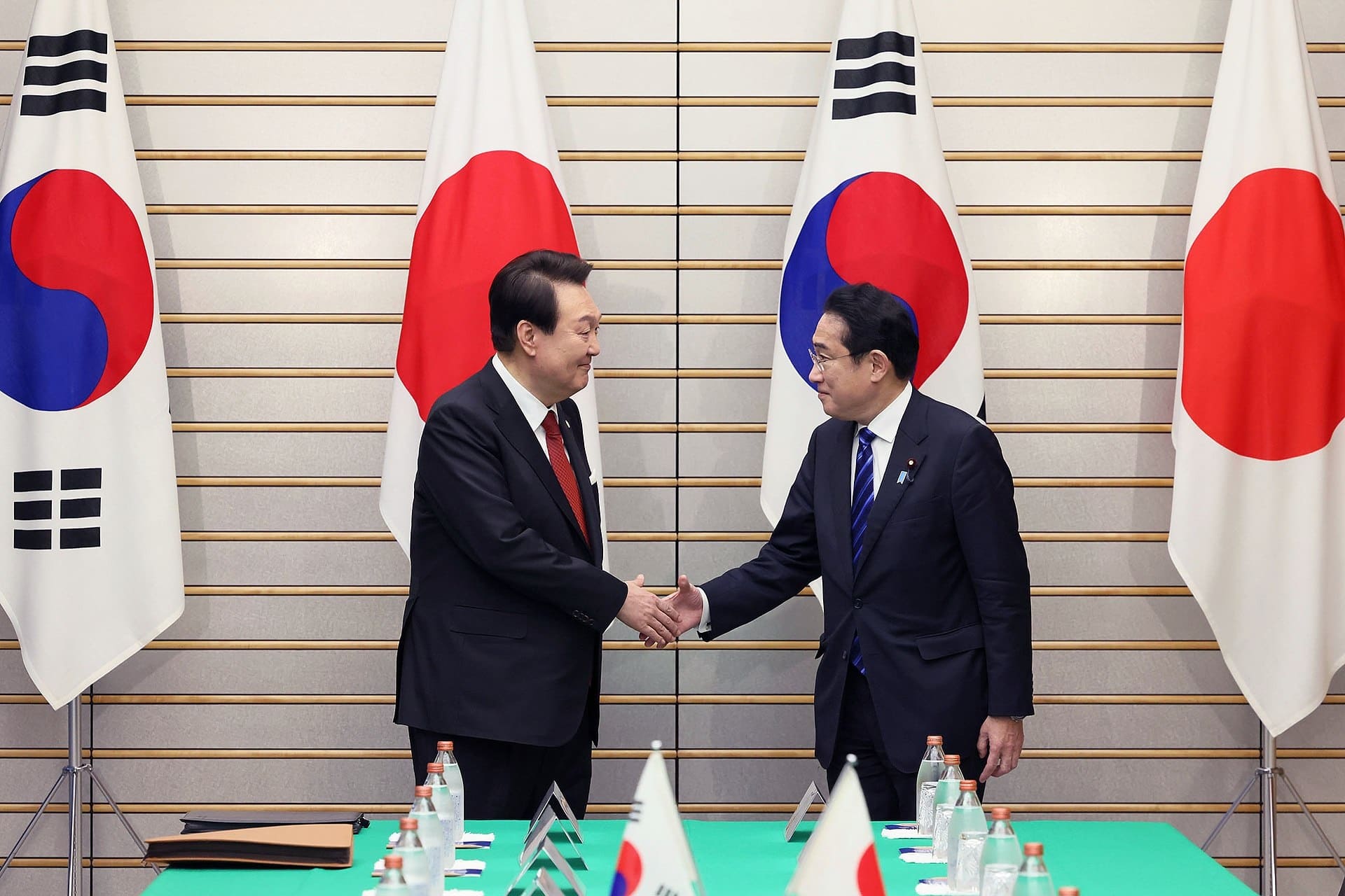 Yoon met with Prime Minister Fumio Kishida of Japan on 16 March 2023.