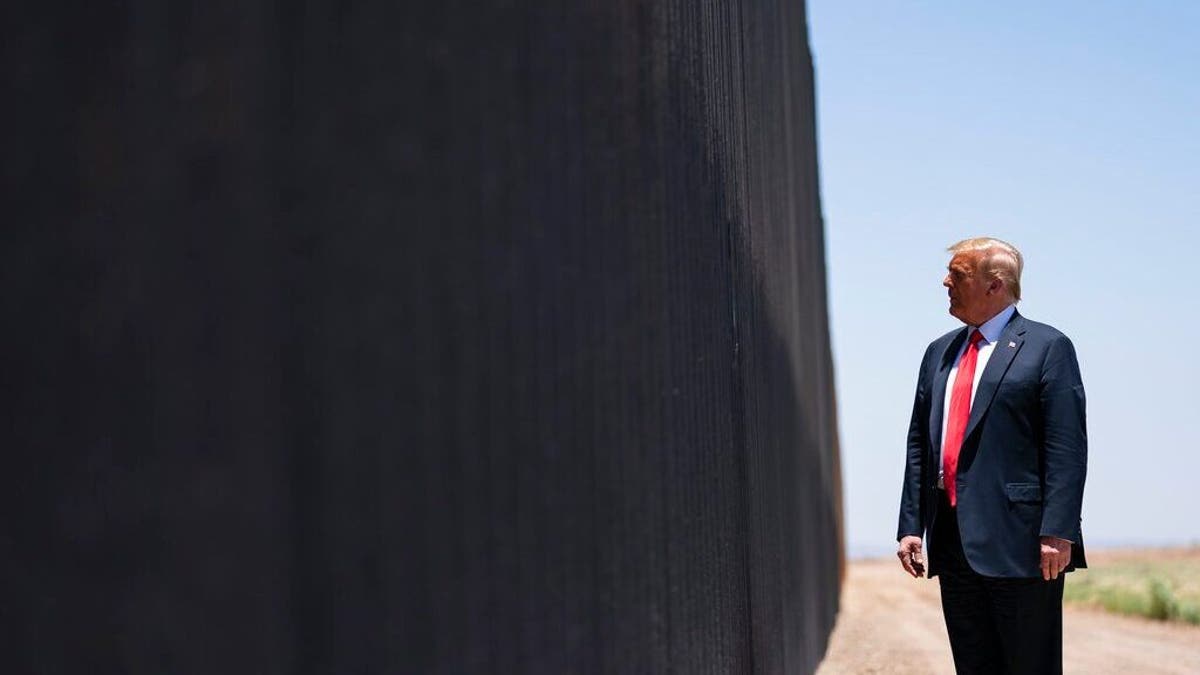 Trump at border wall