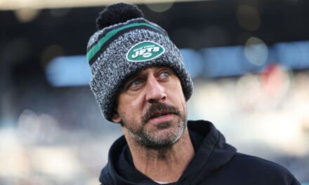 Aaron Rodgers High On Ayahuasca Is A Trip: WATCH!