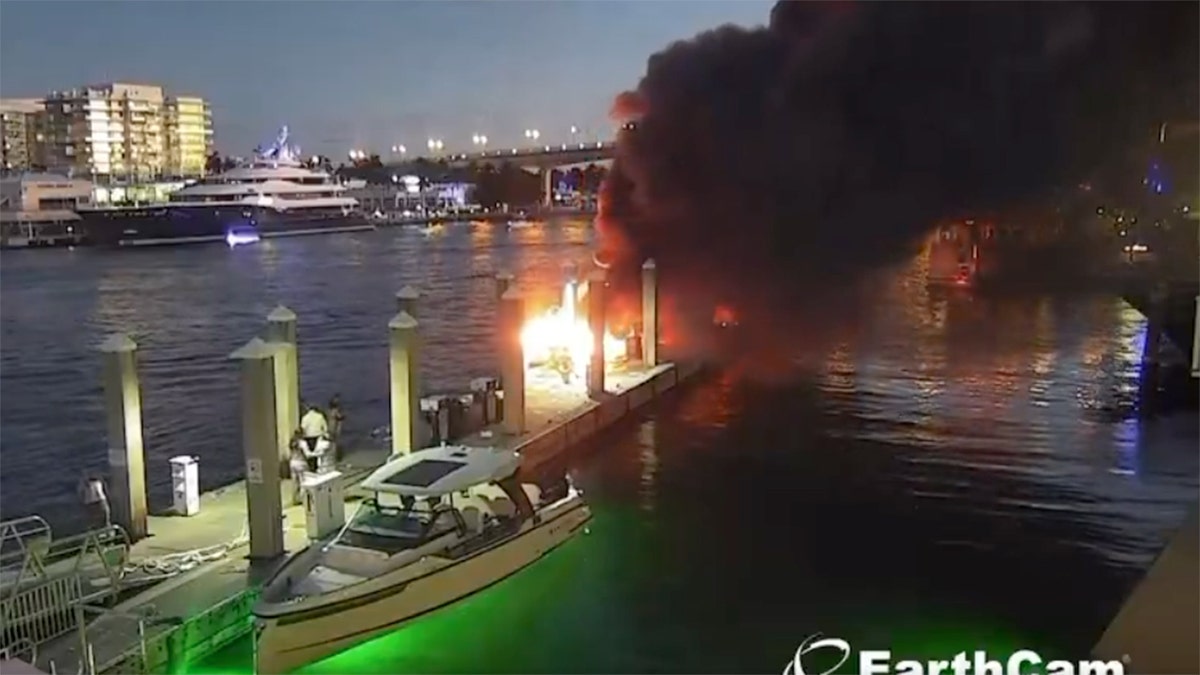 Lauderdale Marina fire from EarthCam