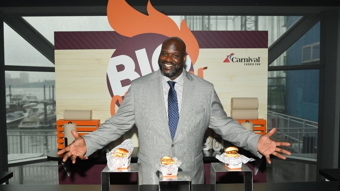 brawl with cops shaq big chicken restaurant