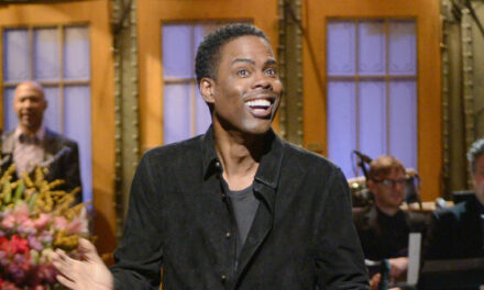 Chris Rock Basks in Trump’s ‘Great Year,’ Lampoons Biden’s ‘Middle Finger’ to America, Bashes Liberals in ‘SNL’ Monologue