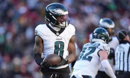 Eagles’ CJ Gardner-Johnson flips off Commanders fans after ejection