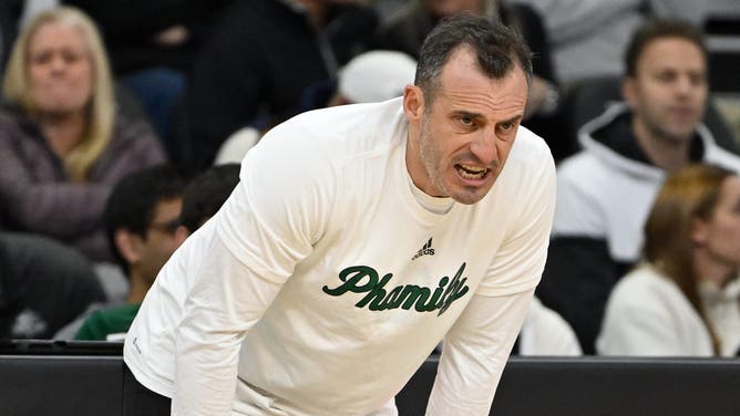 Doug Gottlieb is struggling in his first season at Wisconsin-Green Bay and they just lost to Division II Michigan Tech.