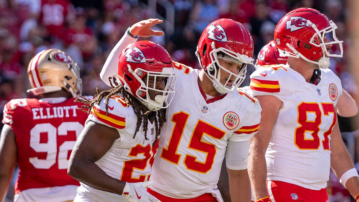 Patrick Mahomes celebrates touchdown with Kareem Hunt