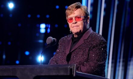 Elton John’s vision loss: How an eye infection can cause blindness