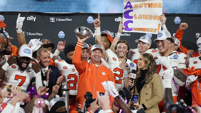 The Clemson Tigers punch their ticket to the inaugural 12-team 2024-25 College Football Playoff. (John Byrum/Icon Sportswire via Getty Images)