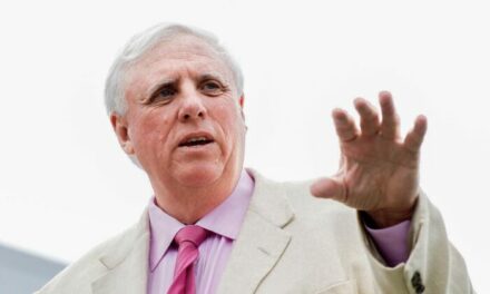 West Virginia’s Jim Justice to Delay Senate Swearing-In by 10 Days to Finish Governor’s Term