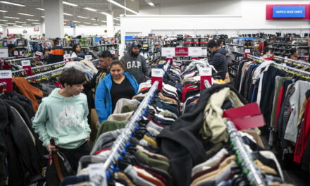 US Economy Expands 3.1 Percent in 3rd Quarter, Fueled by Consumer Spending, Exports