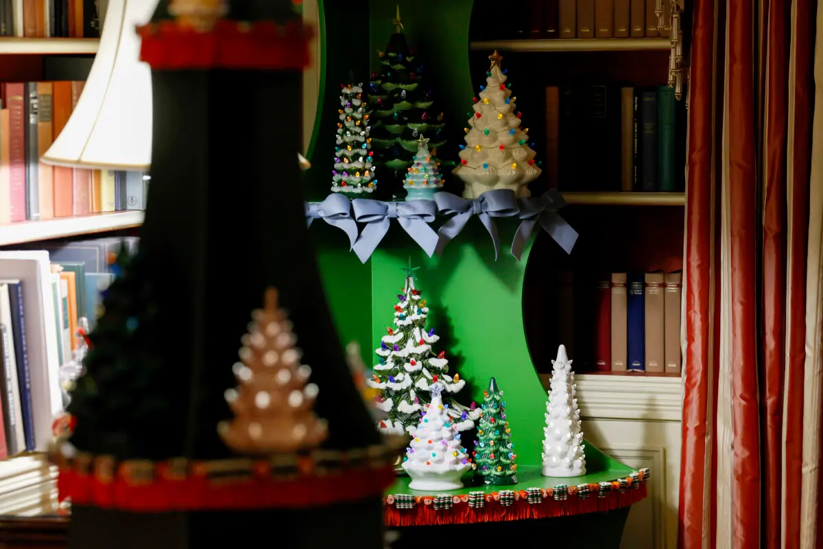 Holiday decorations are seen in the Library during a media preview of the 2024 holiday decorations at the White House in Washington, DC on Dec. 02, 2024. (Anna Moneymaker/Getty Images)