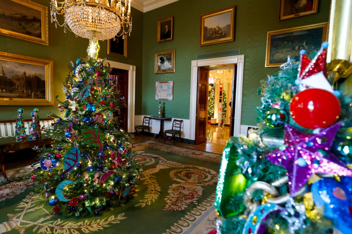 Holiday decorations are seen in the Green Room during a media preview of the 2024 holiday decorations at the White House in Washington, DC on Dec. 02, 2024. (Anna Moneymaker/Getty Images)