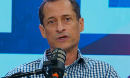 Convicted Sex Offender Anthony Weiner Plans Another Political Comeback, Files to Run For Office in New York