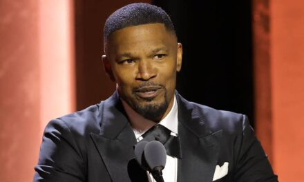 Jamie Foxx hit in the mouth by thrown glass during Beverly Hills birthday dinner, ‘had to get stitches’: reps