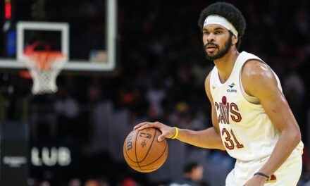 Cavs’ Jarrett Allen stuns fans with backward halfcourt shot before game