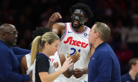 Irate Joel Embiid rushes ref as 76ers star ejected vs Spurs