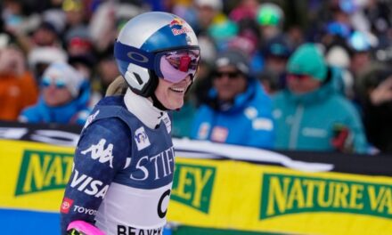 Lindsey Vonn Smokes Critics Of Her Skiing Comeback