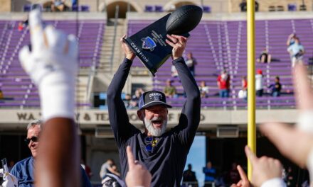 Navy denies Oklahoma victory in Armed Forces Bowl after stopping late 2-point conversion