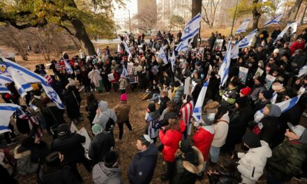 Israeli hostages’ families hold Central Park rally, call on Biden, Trump to bring loved ones home