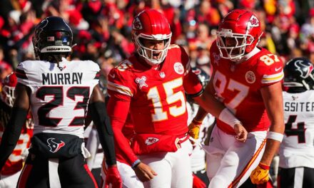 Patrick Mahomes plays through ankle sprain to lead Chiefs to victory vs. Texans