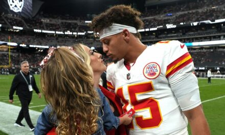 Patrick Mahomes reveals crucial promise that was fulfilled as Chiefs grab No. 1 seed in playoffs