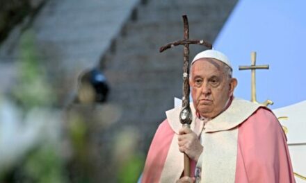 Pope Francis’s Favorability Rating Continues Downward Spiral