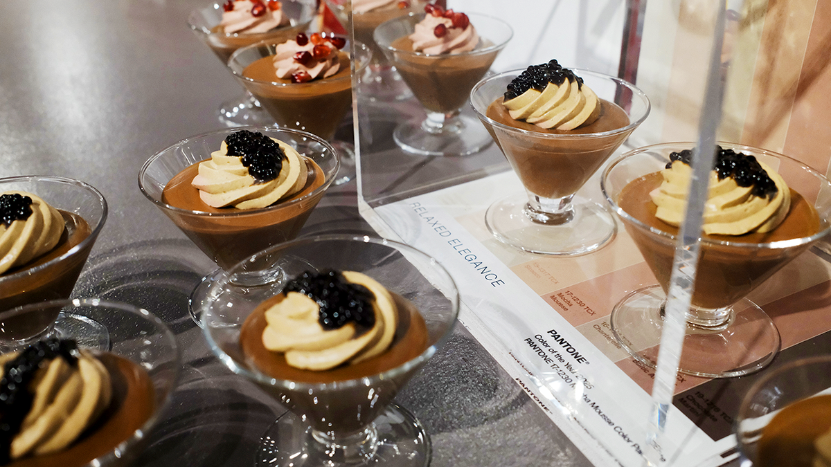 Pantone mousse cups