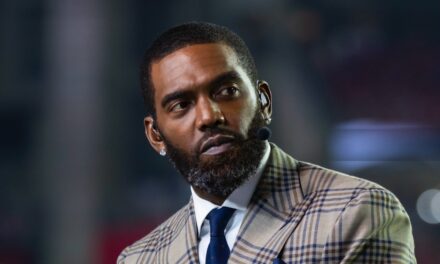 Randy Moss’ Son Viciously Calls Out Larry Fitzgerald Sr. For Announcing His Father’s Health Diagnosis