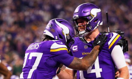 Vikings eye NFC North title as they outlast Packers behind Sam Darnold’s 3 touchdowns