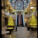 San Francisco’s Crime Problem Has Turned a Shopping Mall Beautifully Decorated for Christmas Into a Ghost Town (VIDEO)