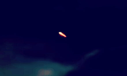 Tourists at Disney World in Orlando Puzzled by Glowing Red Aerial Phenomena Streaking Across the Evening Sky – Drone, UFO or SpaceX Rocket?