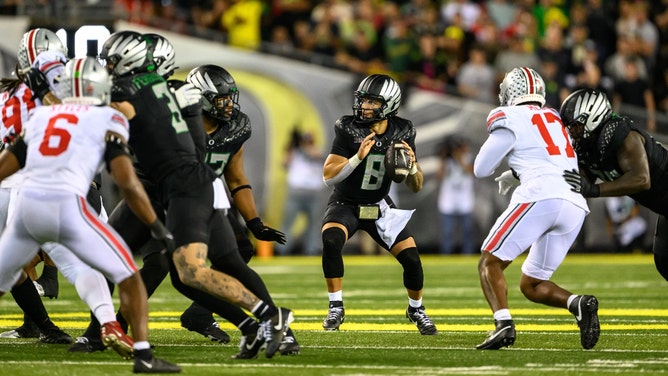 The Oregon Ducks face the Ohio State Buckeyes in the Rose Bowl in the 2024-25 College Football Playoff quarterfinals. (Craig Strobeck-Imagn Images)