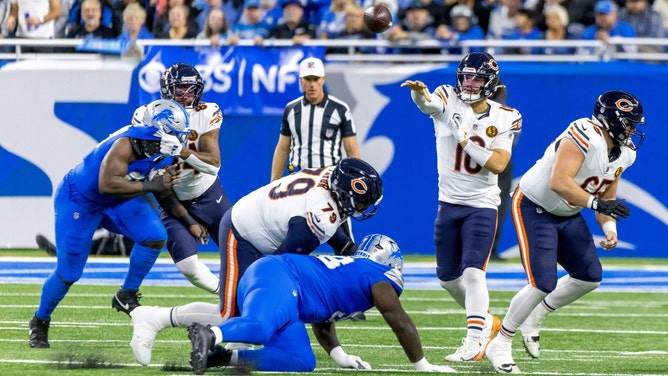 The Chicago Bears +6.5 vs. the Detroit Lions is one of my five picks in Week 16 of the Circa Million VI NFL handicapping contest. (David Reginek-Imagn Images)